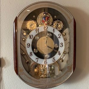 SEIKO WALL CLOCK